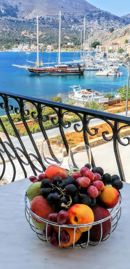 Captain George Apartment Symi Bagian luar foto
