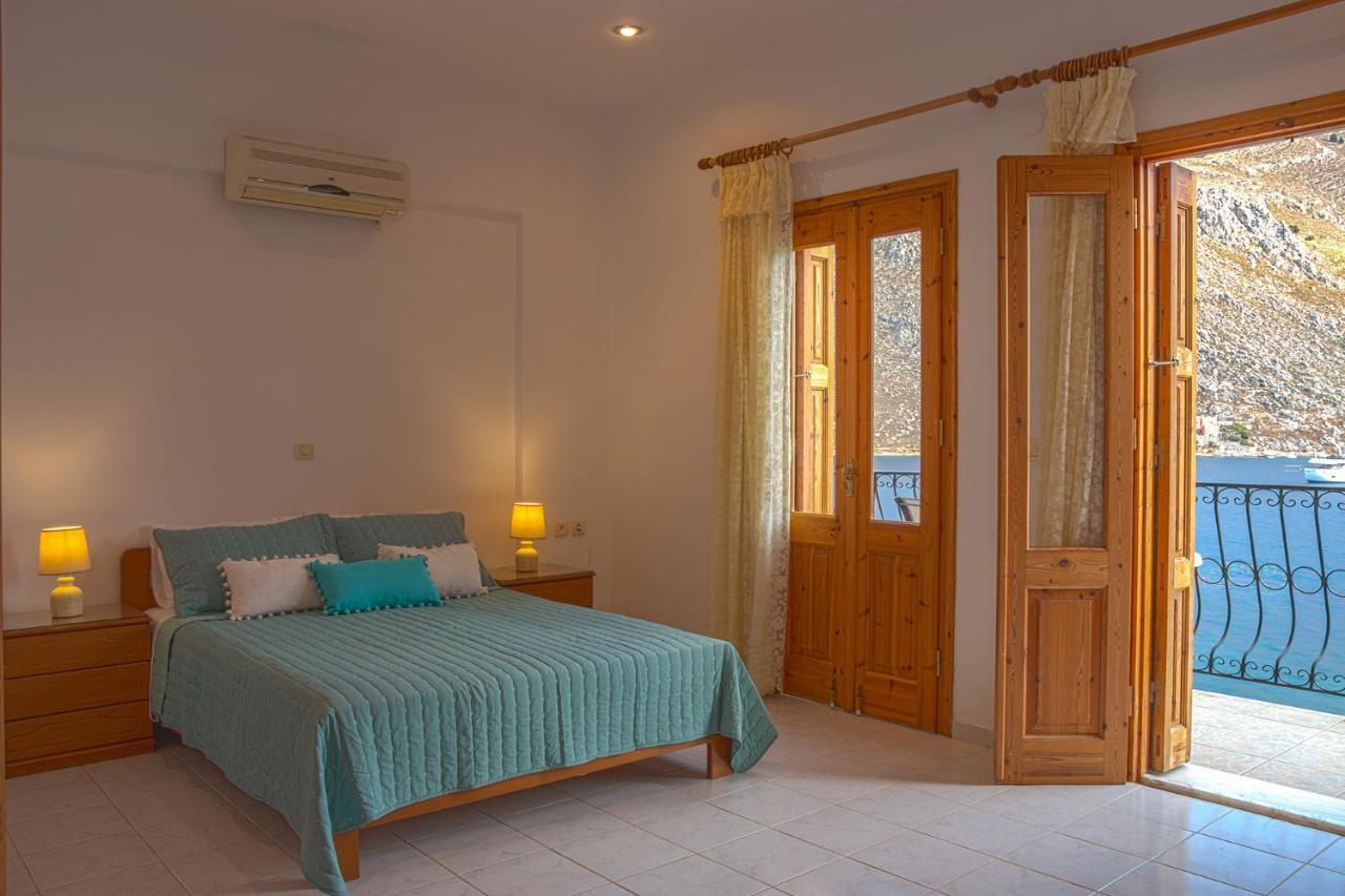 Captain George Apartment Symi Bagian luar foto