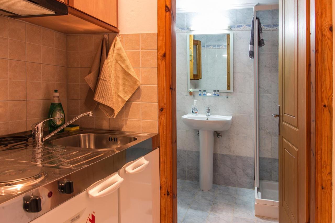 Captain George Apartment Symi Bagian luar foto
