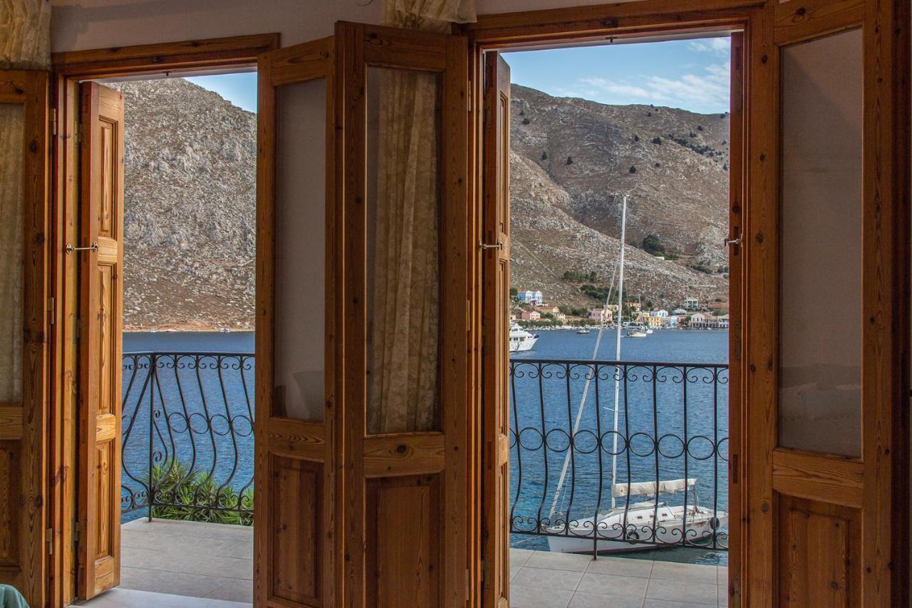 Captain George Apartment Symi Bagian luar foto