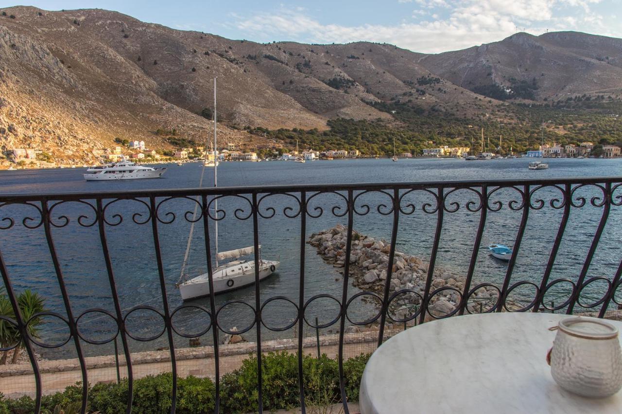 Captain George Apartment Symi Bagian luar foto